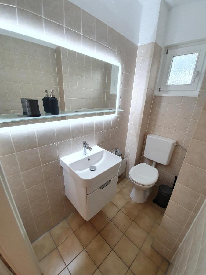 Tolle 125M² Erdgeschosswohnung Im Einzelhaus Кальтенкирхен Экстерьер фото